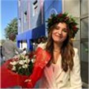 Laureata in economia con svariate esperienze all'estero, la certificazione TOEFL di inglese e diversi anni di epserienza nelle ripetizioni con alunni che possono testimoniarne la fruttuosità, offre ripetizioni di inglese online (anche in presenza se su Be