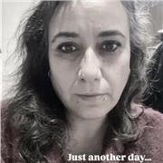 Me defino como una persona responsable y comprometida, quien se alegra con el avance de sus alumnos.  Moldeable y correcta.