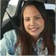 Profesora de maquillaje apta para todas las edades y niveles 