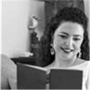 Se vuoi imparare la scrittura creativa, l'uso corretto della lingua italiana perché magari sogni di diventare uno scrittore o un giornalista, o se vuoi approfondire insieme a me la storia, io sono la persona giusta! Scrivo saggi e romanzi e sono molto dol