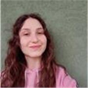 Online English tutor providing classes to students of all age groups