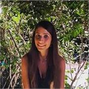 Laureata magistrale in Comunicazione impartisce lezioni per alunni di scuola elementare, media e superiori