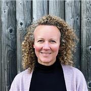 Supportive 1:1 coaching to help you gain clarity, build confidence, and create a plan to achieve your goals.