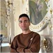 Profesor de inglés apto para alumnos nivel básico e intermedio.