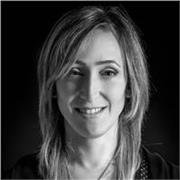 Dopo anni di esperienza nella post produzione, vorrei trasmettere la mia professionalità con Photoshop a giovani fotoritoccatori.