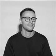 Profesor de Publicidad, diseño gráfico o contenido en redes sociales. 