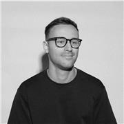 Profesor de Publicidad, diseño gráfico o contenido en redes sociales.