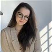 Laureata in giurisprudenza offre aiuto e supporto nello studio del diritto.