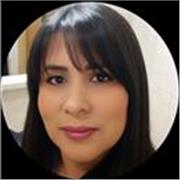 Profesora titulada con más de 16 años de experiencia. 