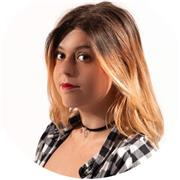 Profesora de dibujo, graduada en diseño ofrece refuerzo en teoría de la imagen y audio visuales, entre otras materias.