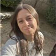 Graduada en Educación Primaria. Ofrezco clases particulares para Educación Primaria, ESO y Bachillerato, en rama de Humanidades. 