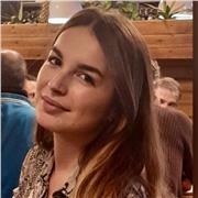 Estudiante universitaria ofrece clases de castellano a personas extranjeras y clases de apoyo escolar hasta bachillerato