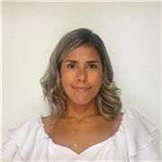 Profesora de español para extranjeros, cuyo objetivo enseñar a personas interesadas en aprender mi lengua materna.