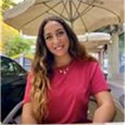 Soy una estudiante del cuarto año de farmacia. Me defino como una persona muy apasionada para su carrera y trabajadora. Me encantaria mucho de enseñar la biologia en inglès , español y frances a los estudiantes de secundarias y de universidad. Adémas, tra