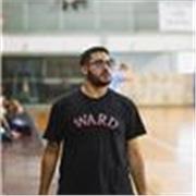 profesor de educacion fisica da clases virtuales