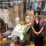 A todas las personas que deseen crear piezas únicas con sus manos.