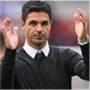 Football Coach with experience coaching University school team