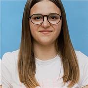 Me identifico como una persona alegre, competitiva y con ganas de ayudar