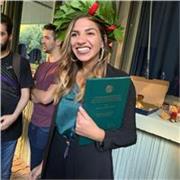 Laureata in economia aziendale impartisce lezioni private in svariate materie, tra cui storia, italiano, diritto, economia e matematica