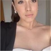 Me defino como una persona trabajadora y que le gusta enseñar. I quiero dar clases a todo aquel que necesite ayuda.