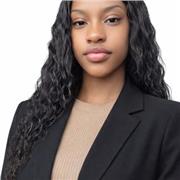 Niñera responsable con experiencia en cuidado integral, actividades recreativas y apoyo en refuerzo escolar para primaria