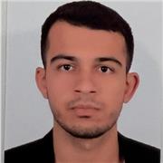 Étudiant diplômé en science politique, je vous propose une grande expérience et élargirai vos horizons.