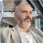 Professeur de Mathématiques, niveau secondaire et universitaire, une longue expérience dans l'enseignement en lycée