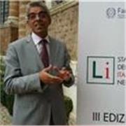 Laureato in lingua e letteratura italiana