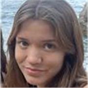 Profesora de inglés que imparte clases a niños de todas las edades y de matemáticas a niños de 6-14 años