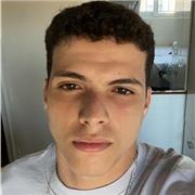 Docente titulado con el nivel de B2 y con ganas de enseñar y aprender también de mis alumnos.