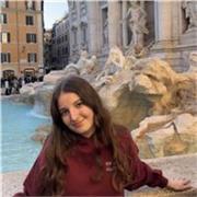 Estudiante de cuarto año del grado universitario de magisterio de primaria, actualmente cursando la especialidad de inglés