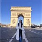 English teacher with 5+ years’ experience, teaching students from kindergarten to university. I currently offer online lessons.