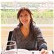 Licenciada en Matemáticas con 30 años de experiencia, da clases particulares de ESO, Bachillerato y primeros cursos de carrera