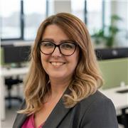 Docente dinámica, implicada y acostumbrada a diferentes perfiles de alumnado.