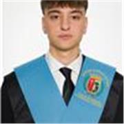Graduado en ciencias del deporte con experiencia como monitor de campamentos deportivos y gestión de grupos