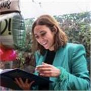 Studentessa magistrale in Traduzione Specialistica (EN e FR), impartisce lezioni di lingua e letteratura inglese