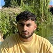 Estudiante de ADE de 22 años  que busca dar clases de inglés y francés a quien lo necesite.