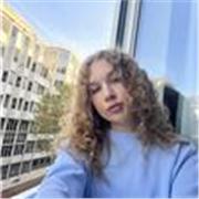 Professeure et traductrice multilingue - cours de Français en ligne