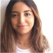 J’étais dans un lycée marocain jusqu’à l’obtention de mon bac en 2019. Je me suis dirigée après vers une classe prépa ECS avec l’arabe en Lv1. Aujourd’hui je suis étudiante à Neoma Business School où j’étudie toujours la langue Arabe