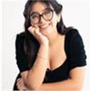 Alumna de teatro con amplia trayectoria en las artes escénicas. Apta para todas las edades. 