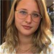 studentessa di filosofia offre lezioni di supporto scolastico per varie materie