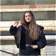 Sono una studentessa di 22 anni madrelingua Italiana ed Inglese