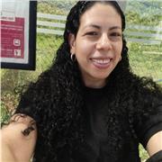 Bonjour, je suis colombienne et ma langue maternelle est l'espagnol. Je peux apporter mon soutien et enseigner aux niveaux primair