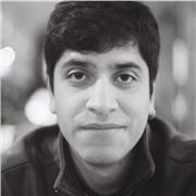 Profesor de Arte Contemporáneo con especialización en exhibiciones y comisariado