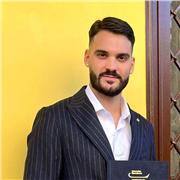 Mi chiamo Vincenzo Barone e sono un insegnante qualificato nell'insegnamento dell' informatica.