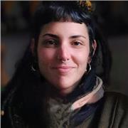 Profesora de Psicología (y materias relacionadas) para alumnado de distintas edades. (No matemáticas ni análisis de datos)