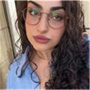 Soy graduada en Traducción e Interpretación y desde hace más de dos años me dedico a lo que más me apasiona: enseñar idiomas. 