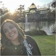 Soy de EE. UU. con Másteres. Llevo muchos años en España dando clases de inglés a profesionales y organizaciones. 