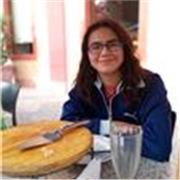 Alumna de enseñanza media con sólida trayectoria en matemáticas y experiencia dando clases a niños