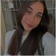 Profesora de castellano apta para edades de 6 a 10 años.